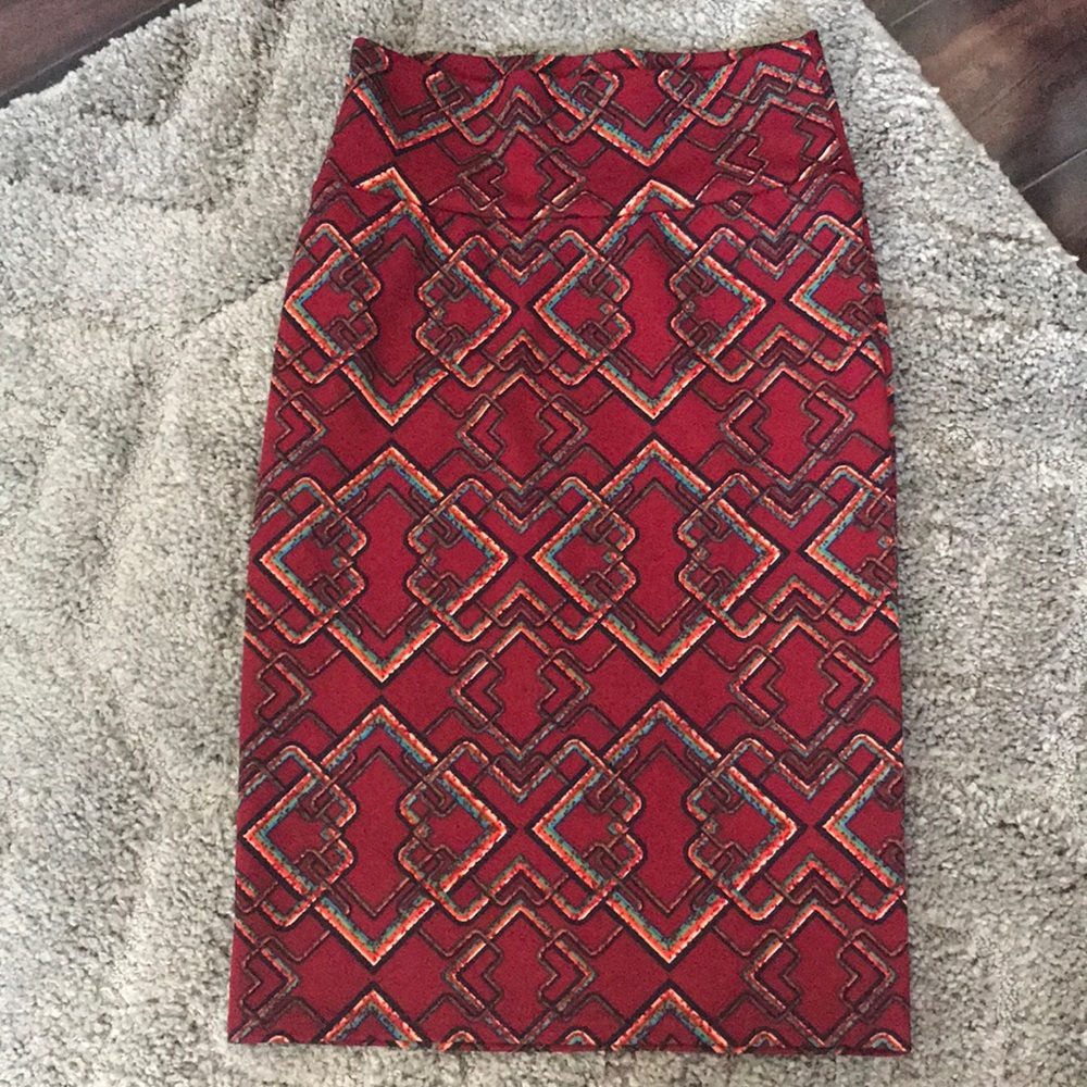 Buy 2 get 1 free ♥️ NWOT LuLaRoe Cassie skirt